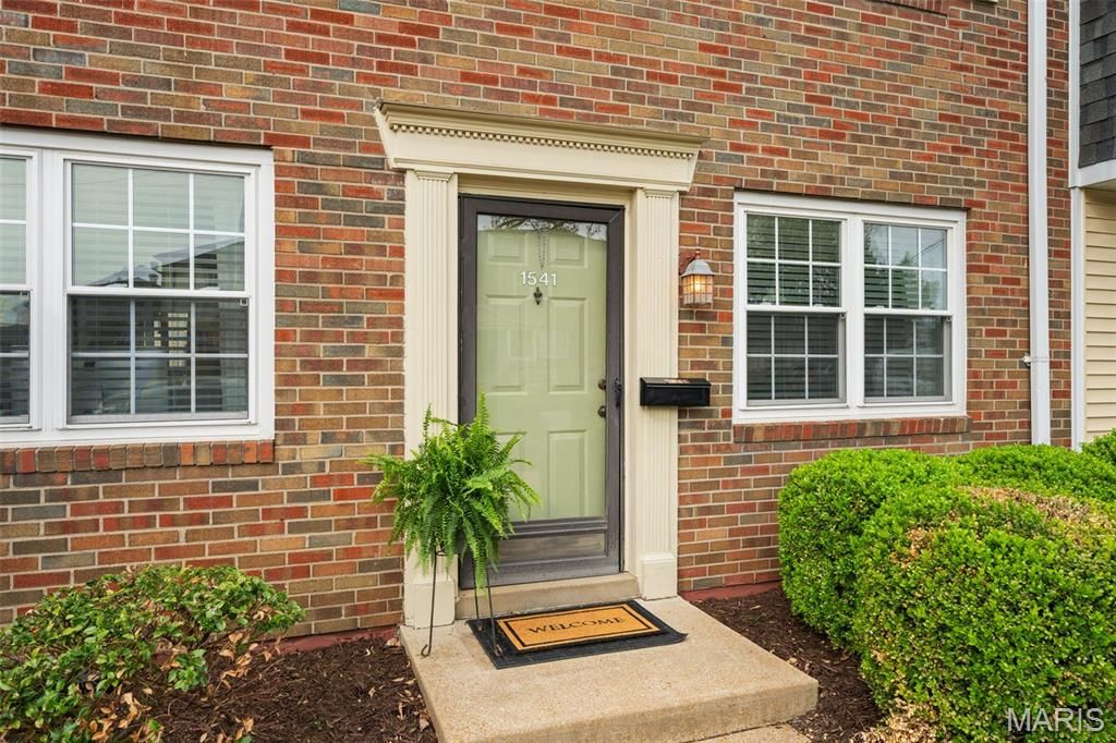 Photo of 1541 E Swan Circle, Brentwood, MO 63144 (MLS # 26026750)