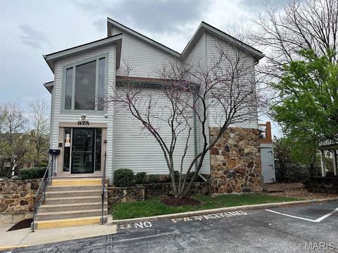 Tiny photo for 10942 Vauxhall Drive, Creve Coeur, MO 63146 (MLS # 26020585)