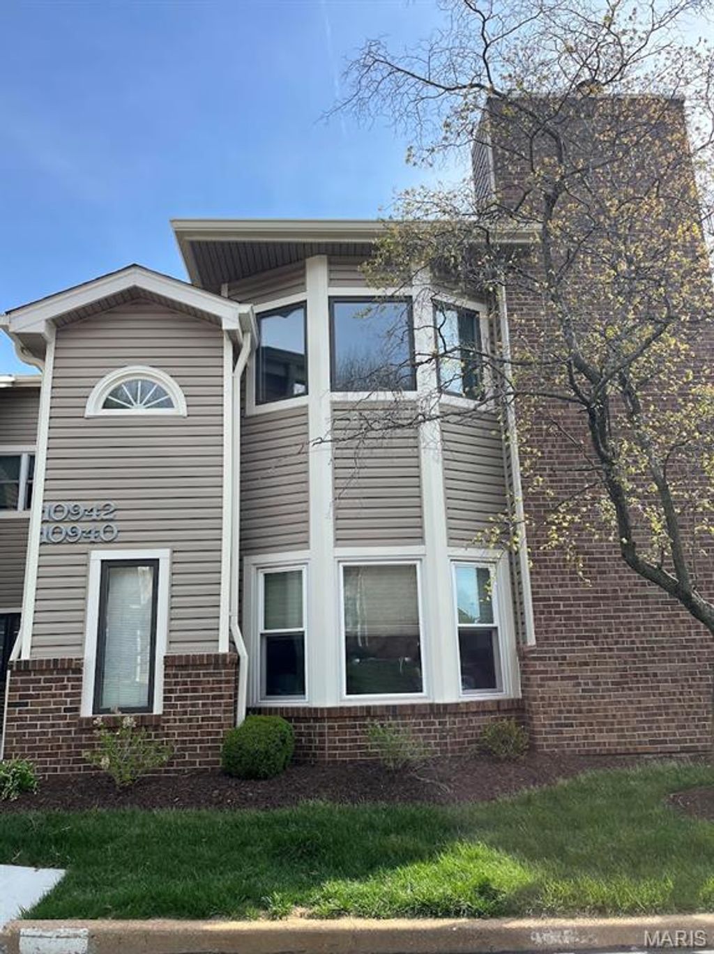 Photo of 10942 Vauxhall Drive, Creve Coeur, MO 63146 (MLS # 26020585)