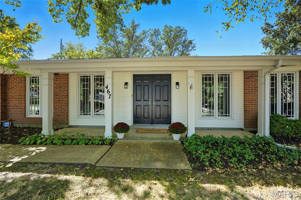 Des Peres, Missouri 63122, United States, 4 Bedrooms Bedrooms, ,2 BathroomsBathrooms,Residential,Coming Soon,218362