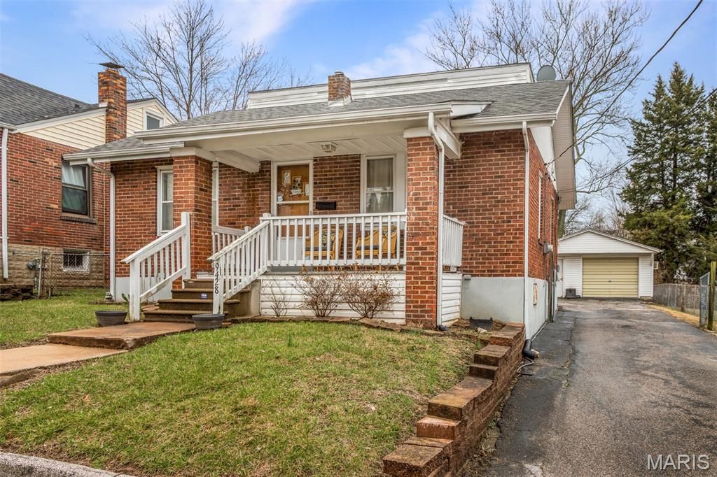 Photo of 9428 Burdella Avenue, St Louis, MO 63114 (MLS # 26013732)