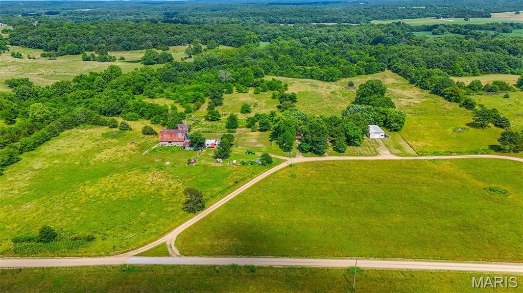 Photo of 31337 Hudson Road, Lebanon, MO 65536 (MLS # 26021039)