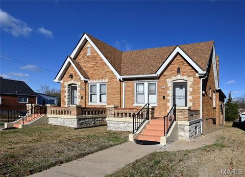 737 Cumberland Drive St Louis MO 63125