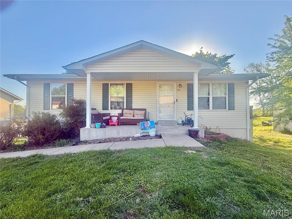 Photo of 208 Aldergate Drive, Bonne Terre, MO 63628 (MLS # 26024146)