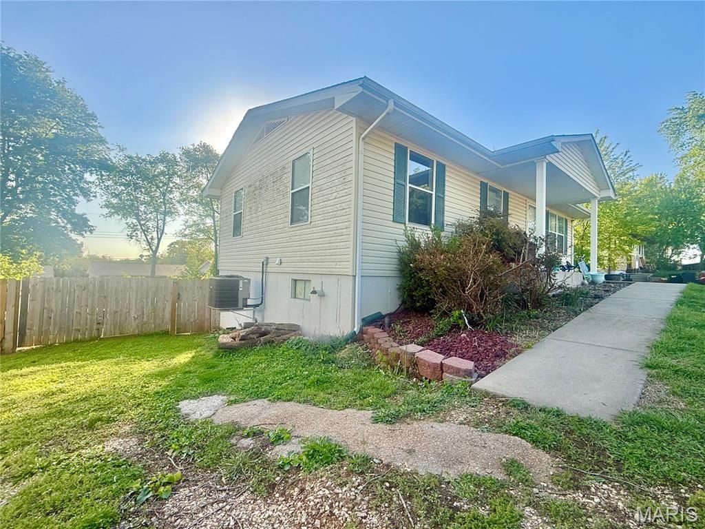 Photo of 208 Aldergate Drive, Bonne Terre, MO 63628 (MLS # 26024146)