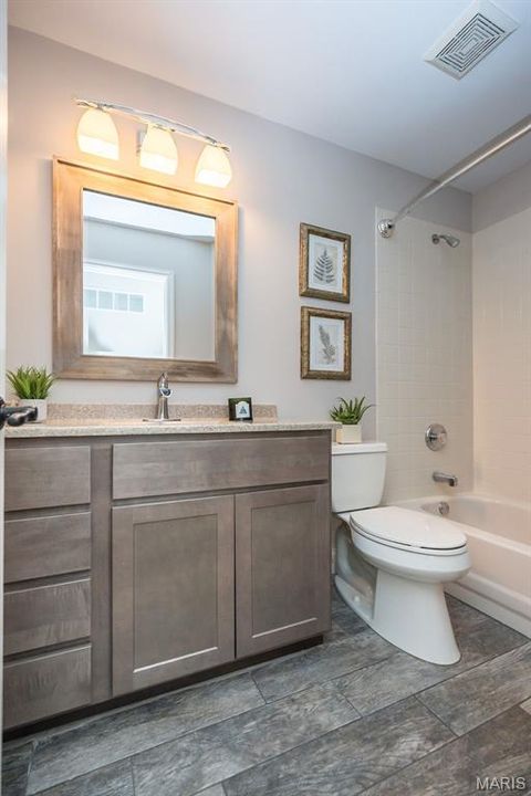 Tiny photo for 563 Beacon Point Lane, Wildwood, MO 63040 (MLS # 25077961)