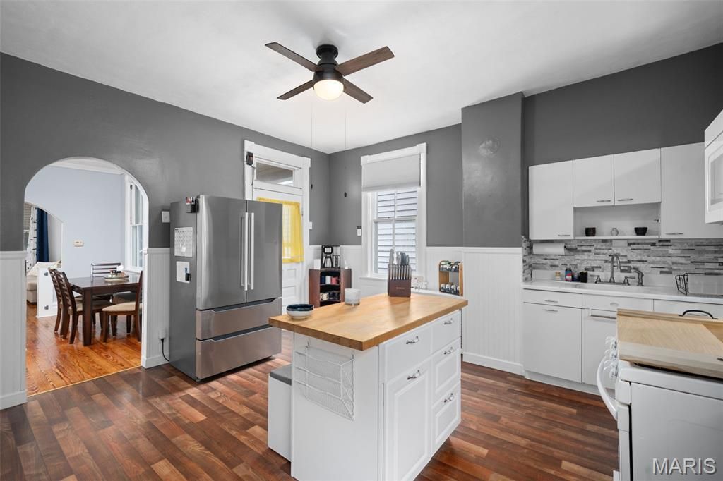 Photo of 809 Military Road, Unincorporated, MO 63125 (MLS # 25073148)