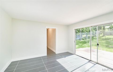 Tiny photo for 1004 Tempo Drive, Creve Coeur, MO 63146 (MLS # 25058276)