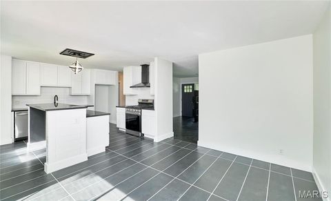 Tiny photo for 1004 Tempo Drive, Creve Coeur, MO 63146 (MLS # 25058276)