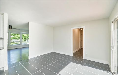 Tiny photo for 1004 Tempo Drive, Creve Coeur, MO 63146 (MLS # 25058276)