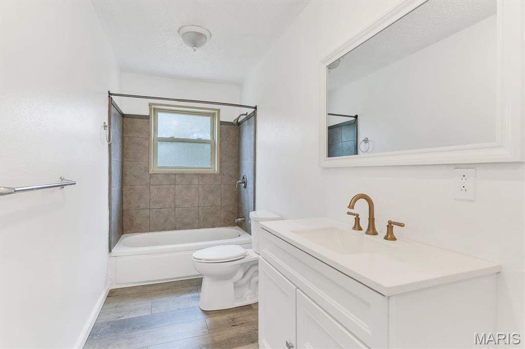 7916 Bolle Trail