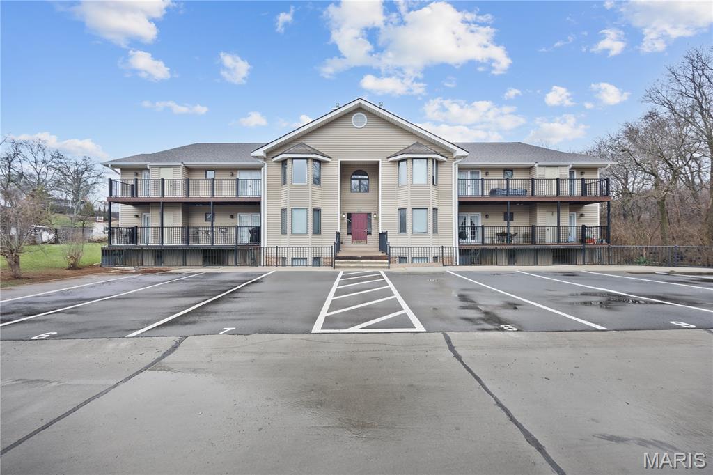 Sun Valley Condo Ph I - Residential