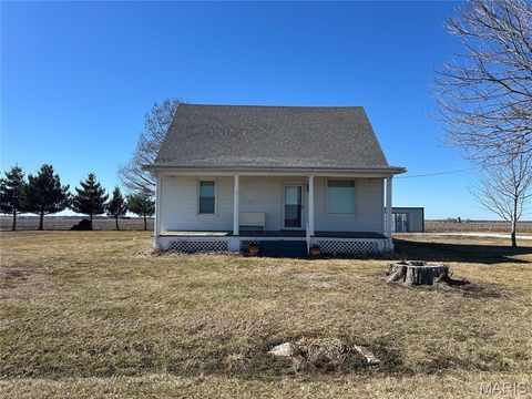 98 SW 200` AVE Carrollton IL 62016