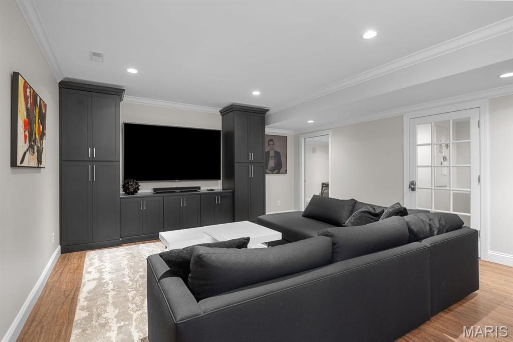 Ladue Manor - Residential