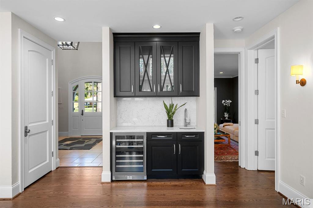 Ladue Manor - Residential