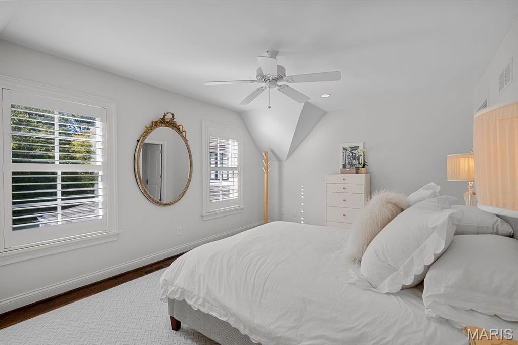 Ladue Manor - Residential