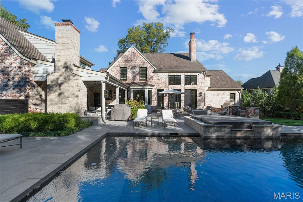 Ladue Manor - Residential