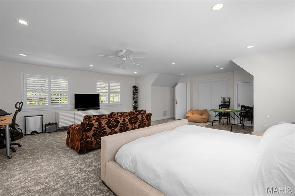 Ladue Manor - Residential