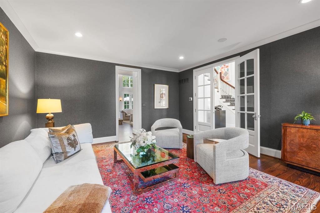 Ladue Manor - Residential