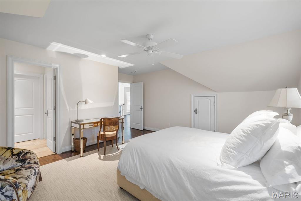 Ladue Manor - Residential