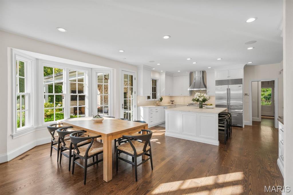 Ladue Manor - Residential