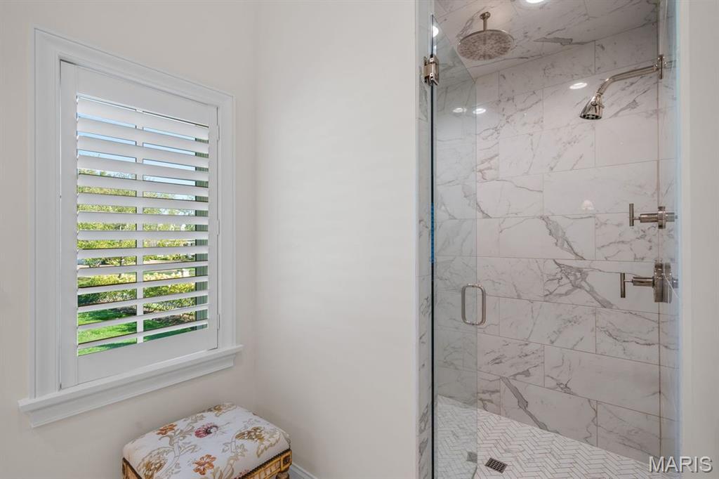 Ladue Manor - Residential