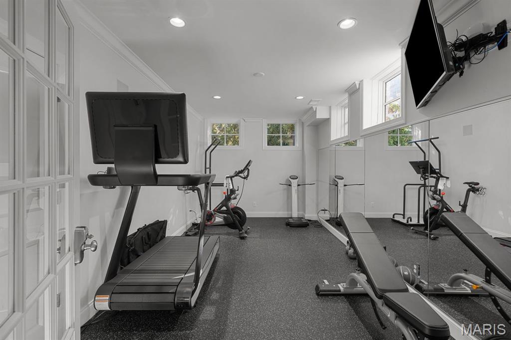 Ladue Manor - Residential