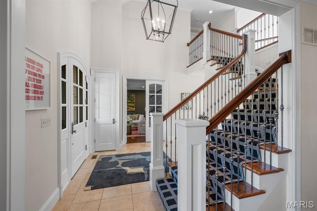 Ladue Manor - Residential