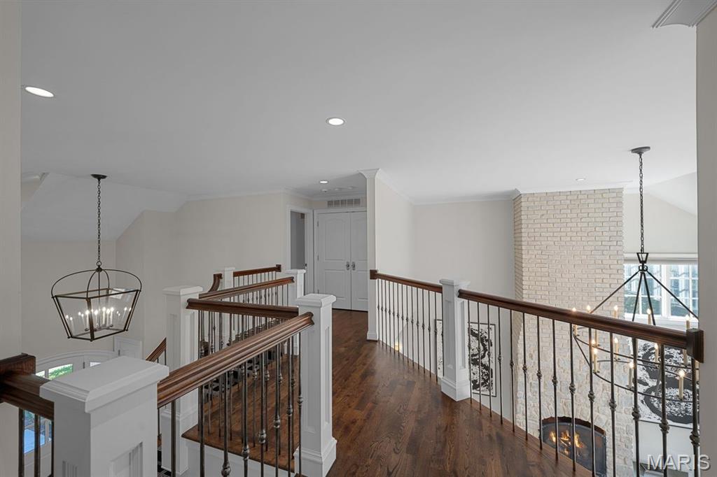 Ladue Manor - Residential