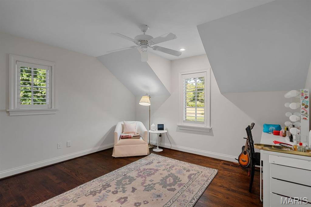 Ladue Manor - Residential