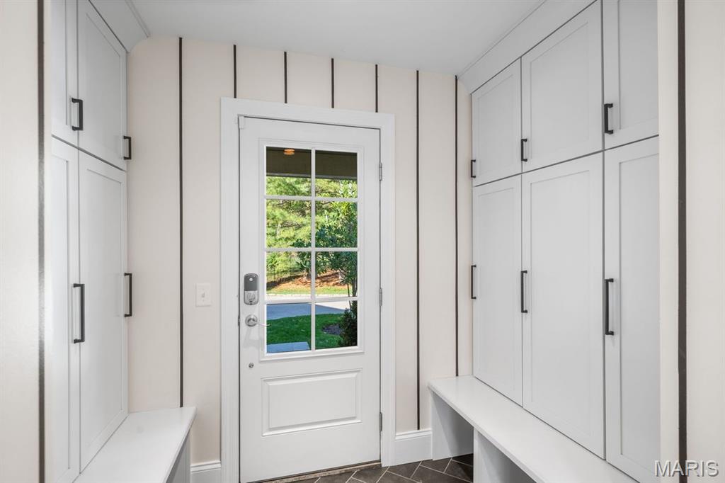 Ladue Manor - Residential