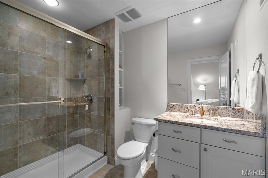 Ladue Manor - Residential