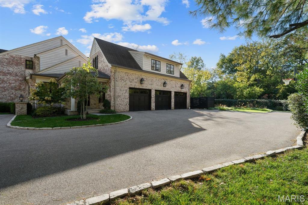 Ladue Manor - Residential