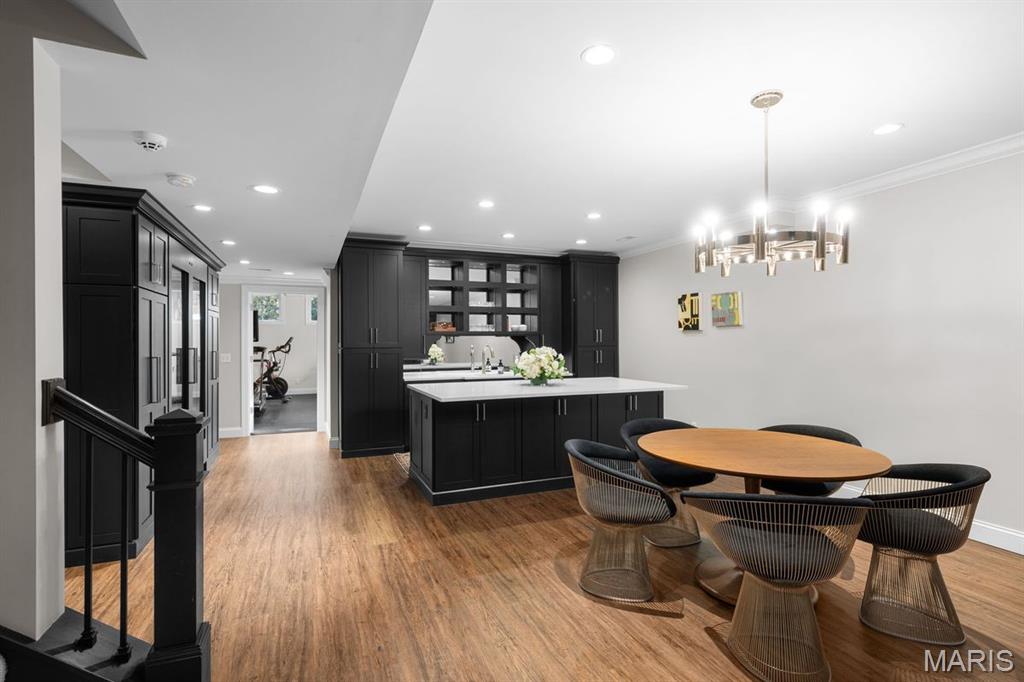 Ladue Manor - Residential