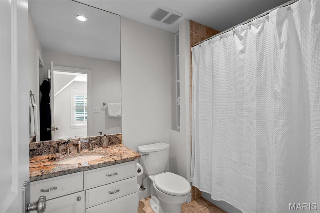 Ladue Manor - Residential