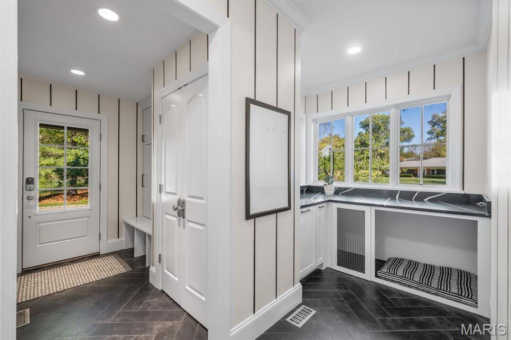 Ladue Manor - Residential