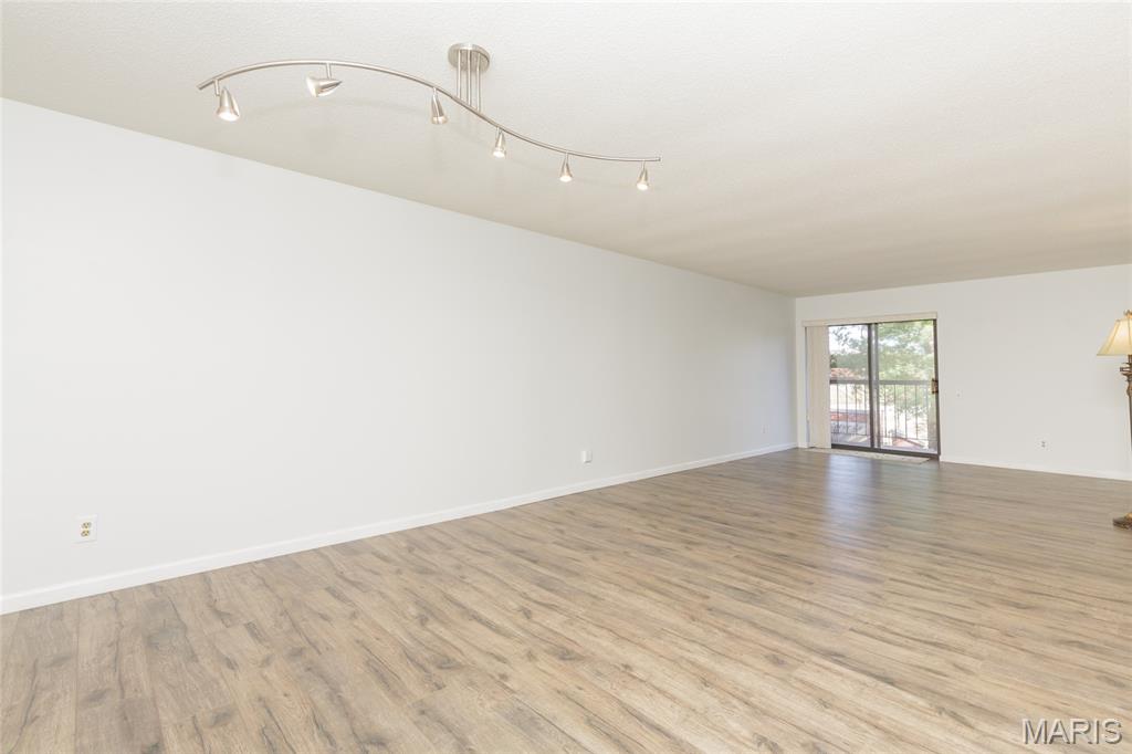 Coeur De Royale Condo Ph 2 1st - Residential