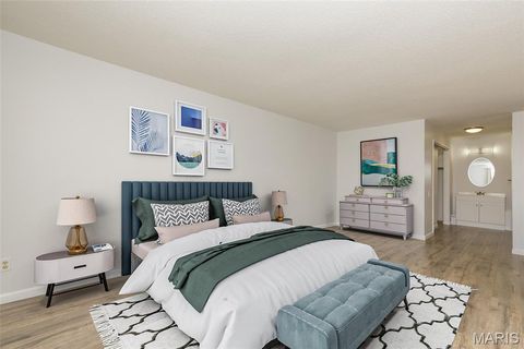 Tiny photo for 585 Coeur De Royale Drive #201, Creve Coeur, MO 63141 (MLS # 26000174)