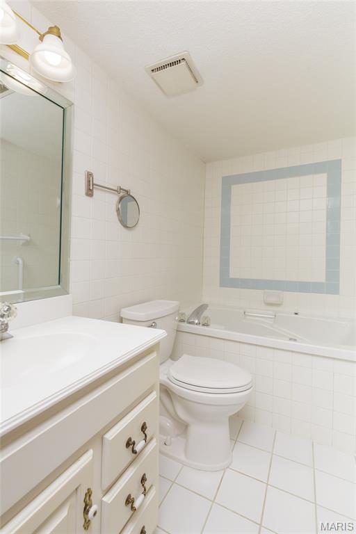 Coeur De Royale Condo Ph 2 1st - Residential