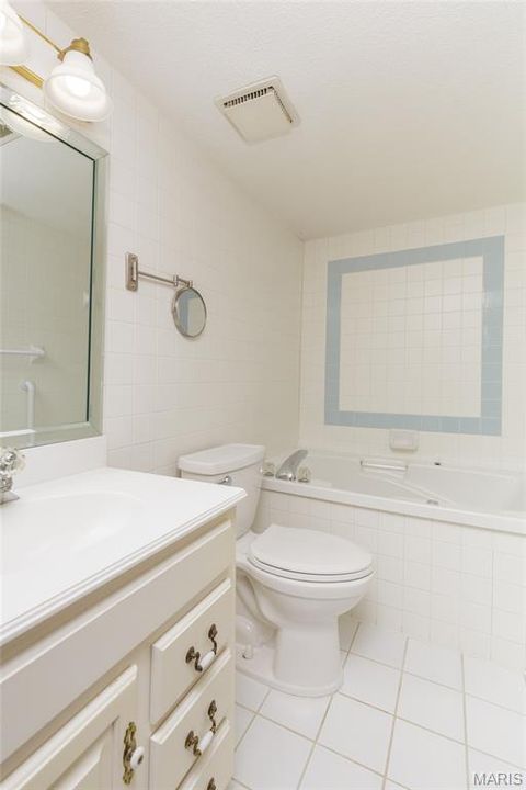 Tiny photo for 585 Coeur De Royale Drive #201, Creve Coeur, MO 63141 (MLS # 26000174)