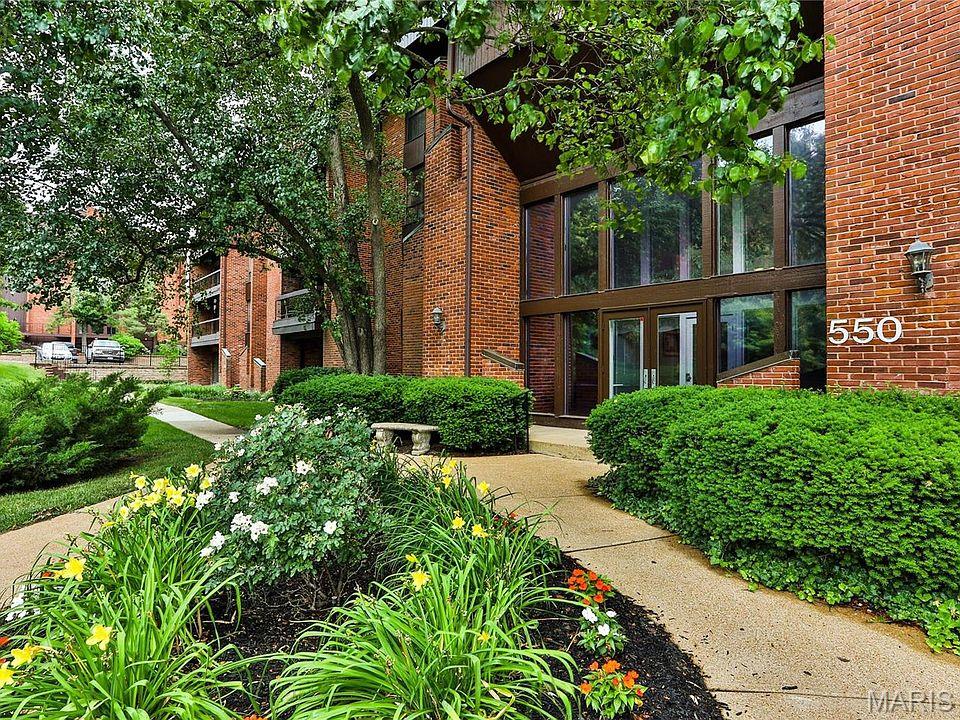 585 Coeur De Royale Drive 201