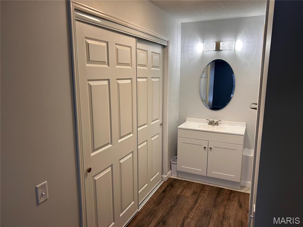 Coeur De Royale Condo Ph 2 1st - Residential