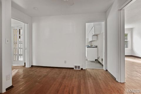 Tiny photo for 404 W Kirkham Avenue, Webster Groves, MO 63119 (MLS # 25070977)