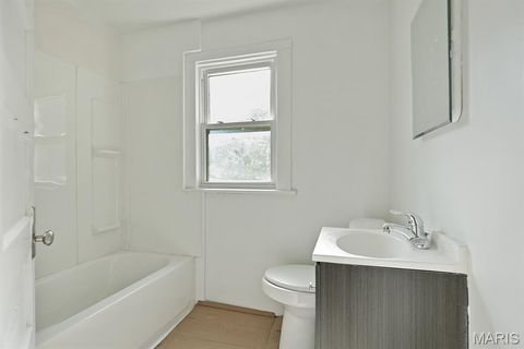 Tiny photo for 404 W Kirkham Avenue, Webster Groves, MO 63119 (MLS # 25070977)