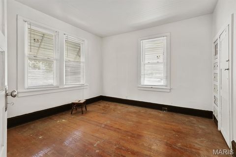 Tiny photo for 404 W Kirkham Avenue, Webster Groves, MO 63119 (MLS # 25070977)