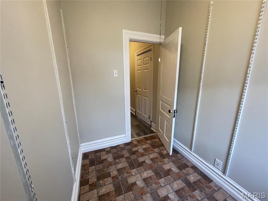 City/St Louis - Residential Income