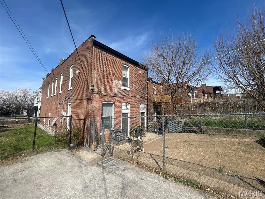 City/St Louis - Residential Income