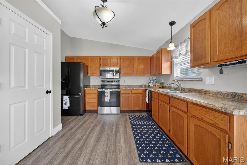 Wentzville, Missouri 63385, United States, 3 Bedrooms Bedrooms, ,3 BathroomsBathrooms,Residential,Active,194381