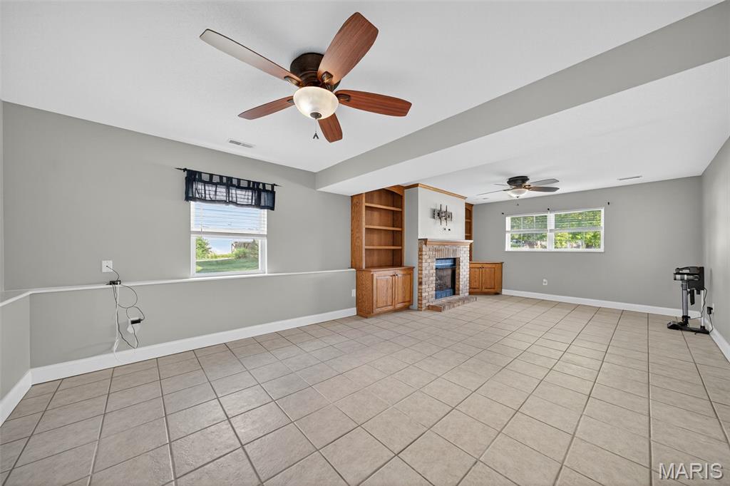 Wentzville, Missouri 63385, United States, 3 Bedrooms Bedrooms, ,3 BathroomsBathrooms,Residential,Active,194381