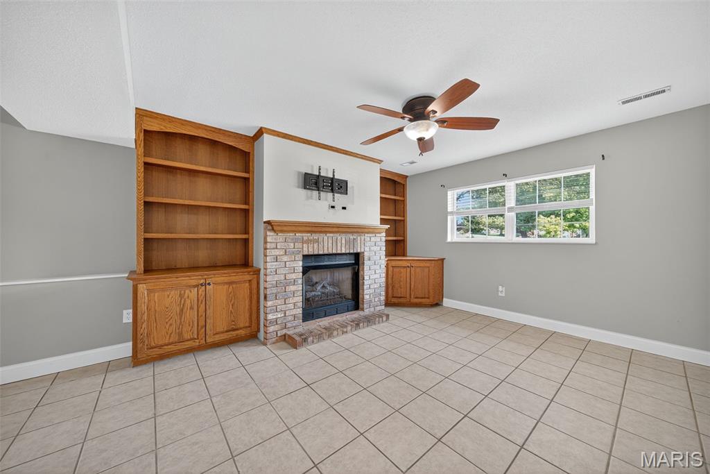 Wentzville, Missouri 63385, United States, 3 Bedrooms Bedrooms, ,3 BathroomsBathrooms,Residential,Active,194381